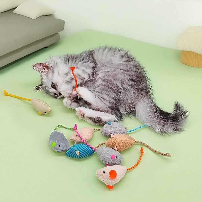 Durable Plush Simulation Mouse Cat Toy with Built-In Catnip for Relieving Boredom Scratch-Proof Teething Pet Toy for Cats