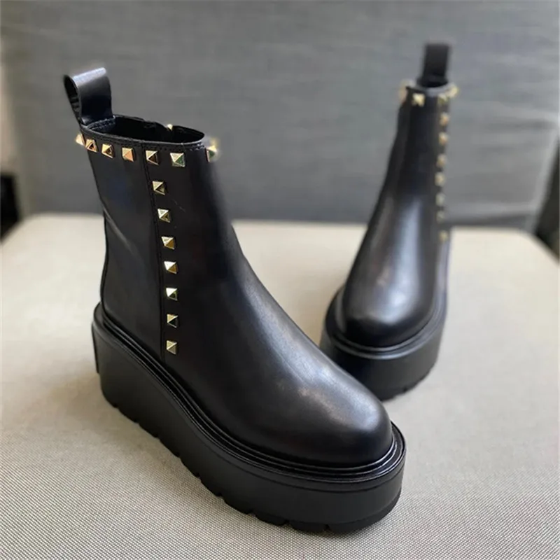 2024 Spring And Autumn New Fashion Leather Women\'s Chelsea Boots With Metal Rivet Decoration Thick Sole Sexy Charm Short Boots