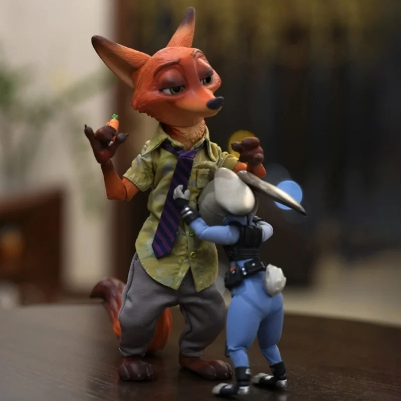 Disney Zootopia Nick Judy Action Figure Originele Collectible Set Doek Gekleed Beweegbaar Gezamenlijk PVC Model Speelgoed Cadeau Desktop Decor