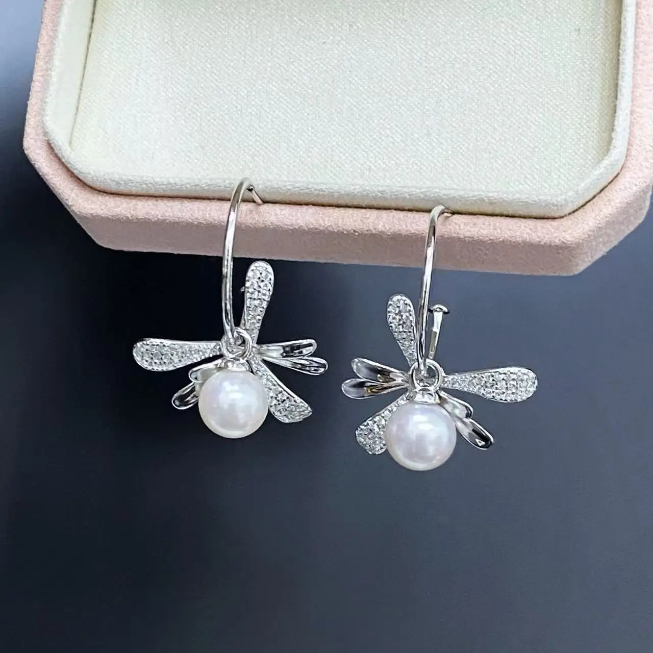 

Fashion Earrings AAAA8-9mm Natural South Sea Round Pearl Earrings 925s