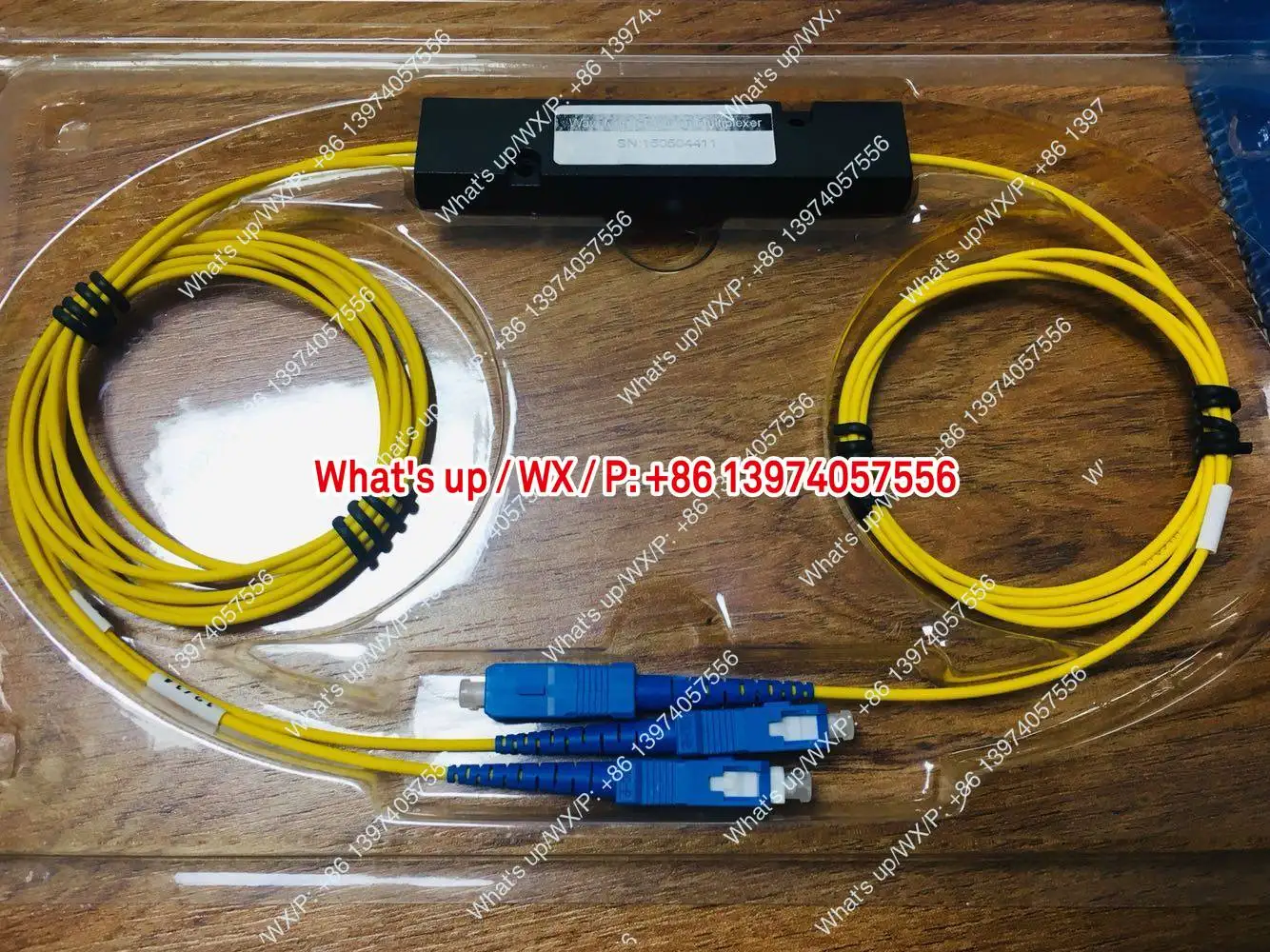 WDM wavelength division multiplexing, combiner, divider. Network 1310.1490/TV 1550 integrated transmission.