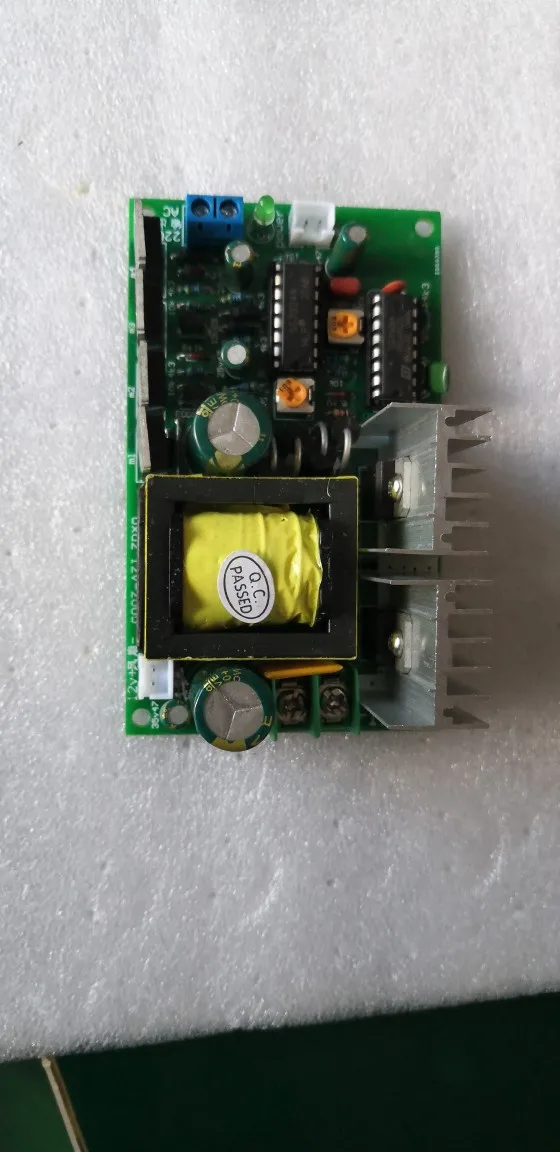 Correction wave 200 watt 12 turn 220V50HZ inverter circuit board