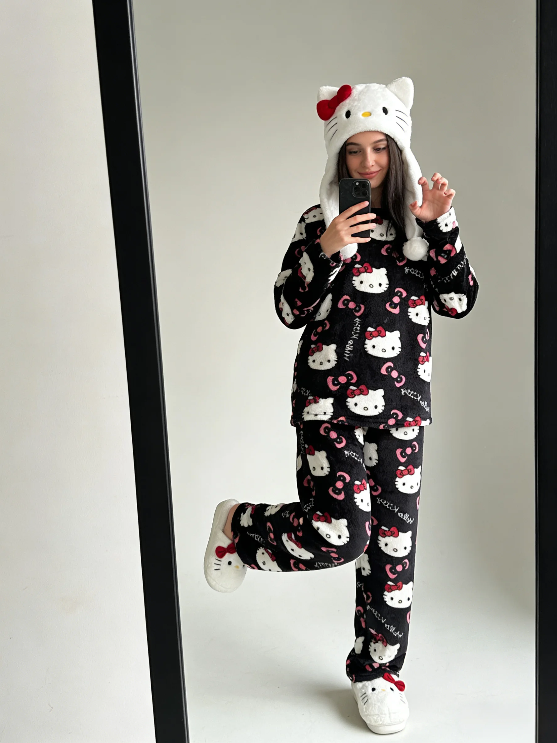 

Фланелевый пижамный комплект Hello Kitty, черная домашняя одежда, в стиле Y2K аниме, идеально подходит для праздничных подарков, парных нарядов и вечеринок.