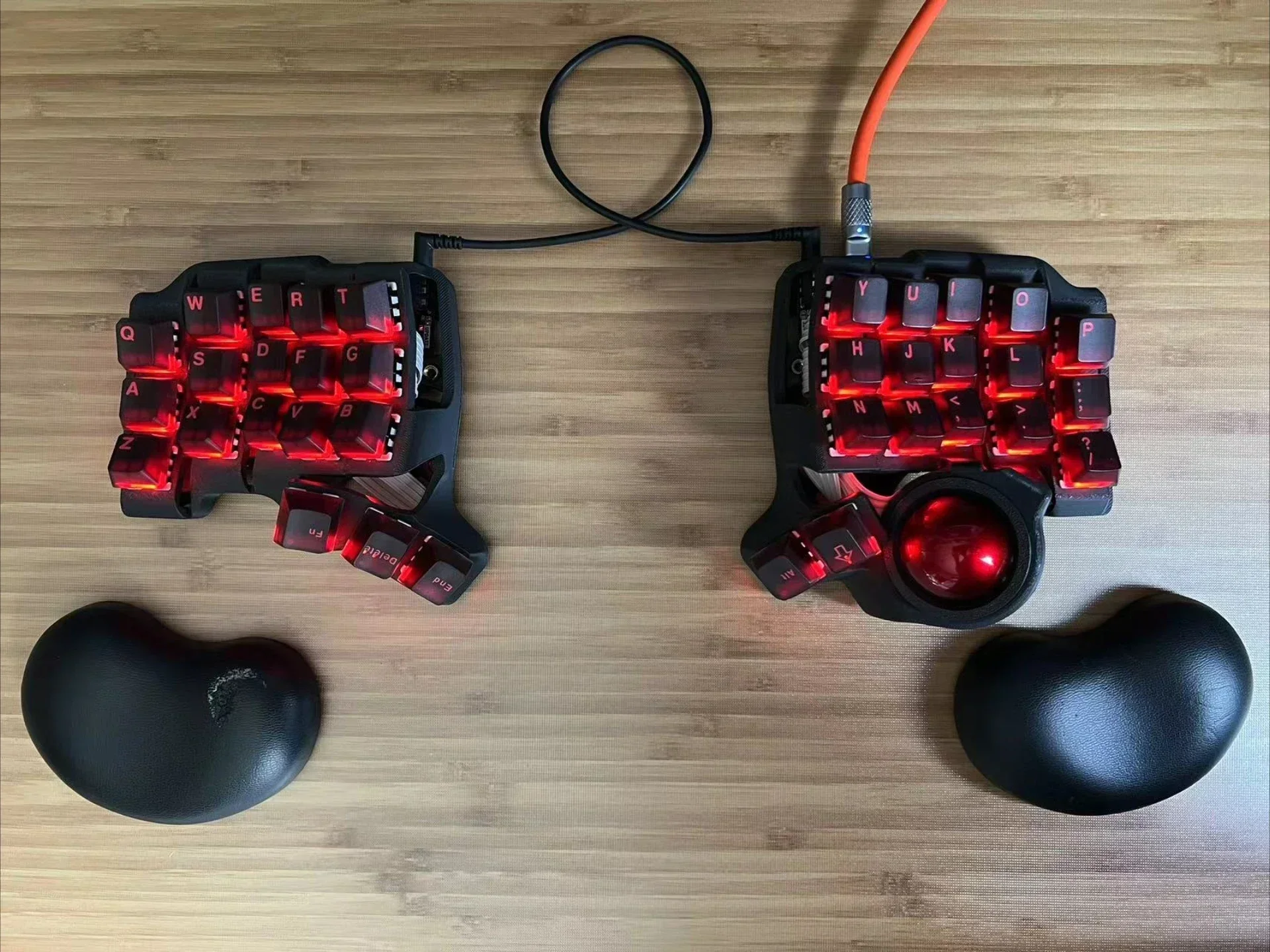 

Charybdis Mini Curved Split Keyboard Kit 3x6 with Trackball Switch Custom Wired Single-mode3D TBK Split Mechanical Keyboard Game
