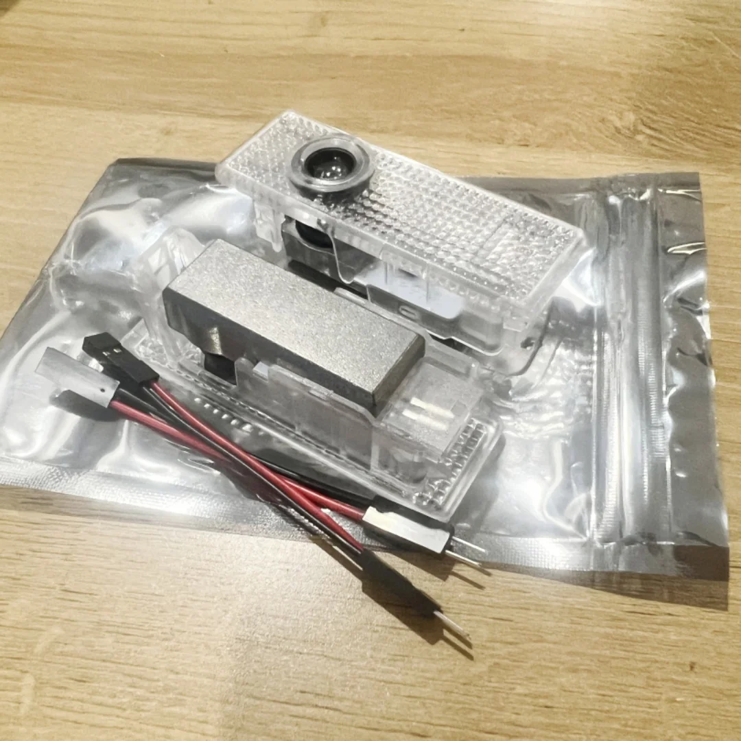 2/4pcs Car LED welcome lamp is suitable for BMW 1 series E81 E82 E87 E88 F20 F21 04-18 /2 4 5 6 7 series decorative lighting.