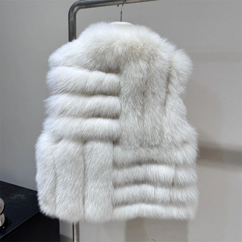 سترة شتوية جديدة موديل 2025 بياقة واقفة من الجلد بالكامل سترة قصيرة من فراء الثعلب y2k سترة غير رسمية على الموضة عالية الجودة للنساء