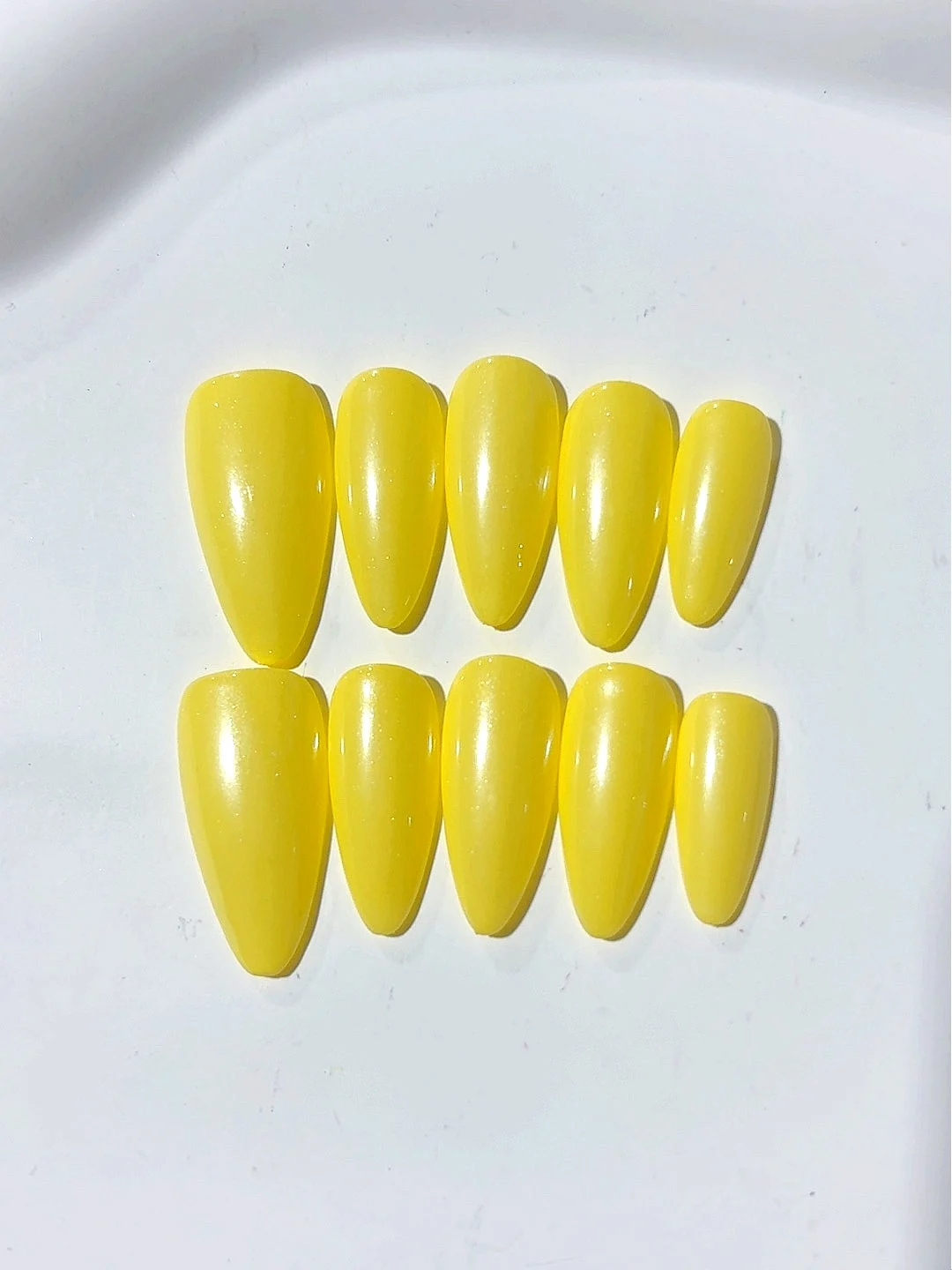 

Aurora Yellow Almond Style Fashion Nail Art (B128)