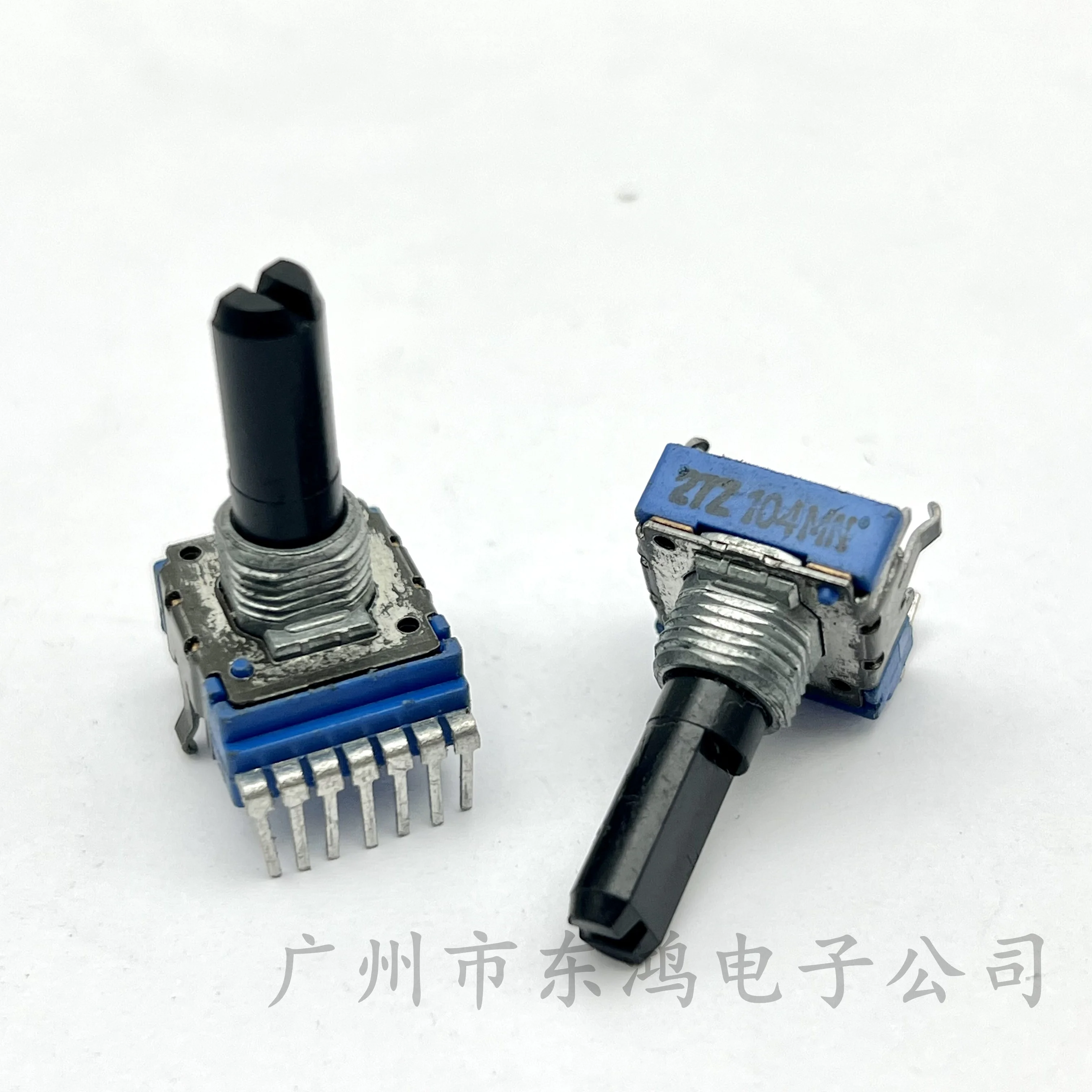 Oxidation 1 pcs. Taiwan Fuhua FD RK14 potentiometer 7 pin with midpoint 104MN shaft length 20MM
