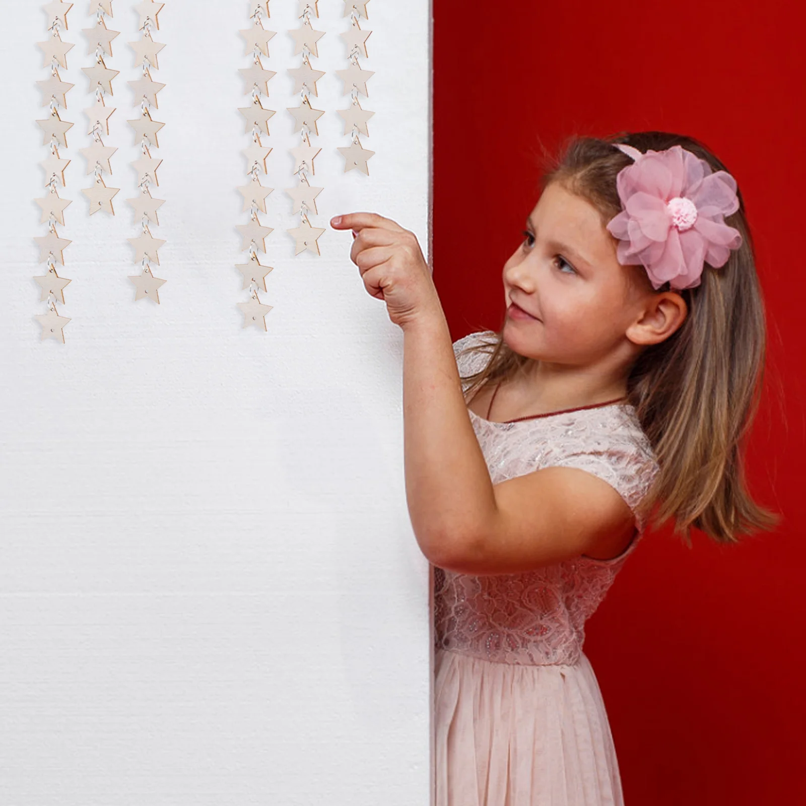 

80Pcs Blank Wooden Stars Unfinished Star Ornaments Pre-Drilled Metal Rings for DIY Christmas Party Decorations Calendar Tags