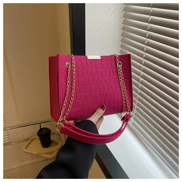 2024 Summer New Casual Chain Crossbody Bag Women Niche Popular Western Fashion Shoulder Bag