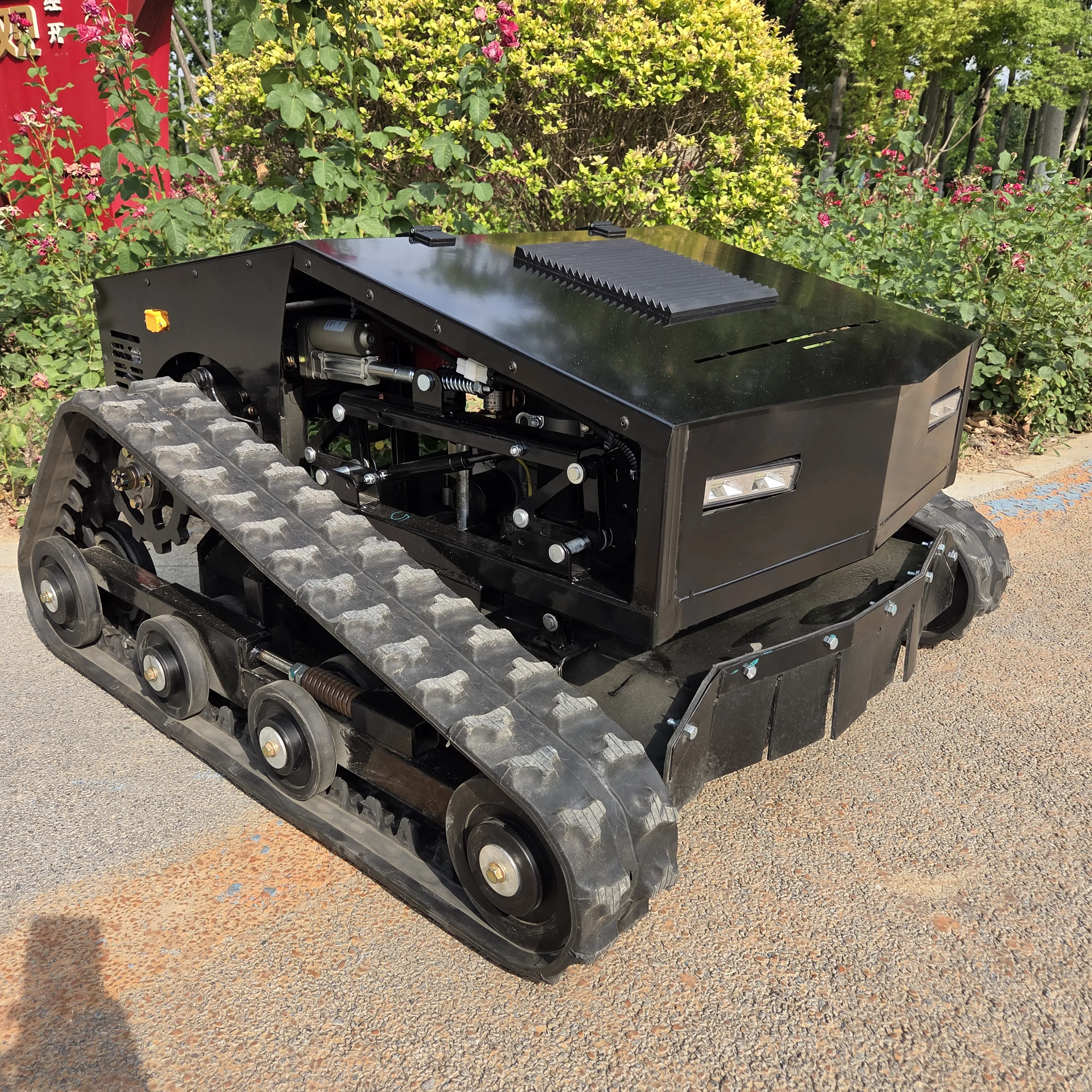 CE 인증 원격 제어 잔디 깎는 기계, 효율적 + 내구성 + 절전, 소형 기계로 큰 문제 해결