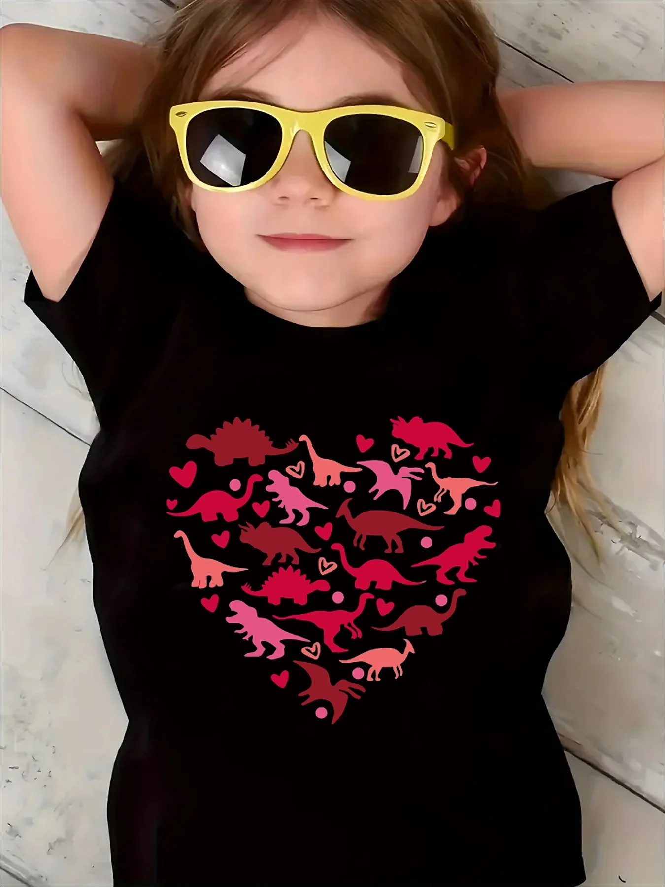 

Футболка для девочек на День святого Валентина с рисунком любви и динозавра, дышащий и удобный топ с круглым вырезом и короткими рукавами