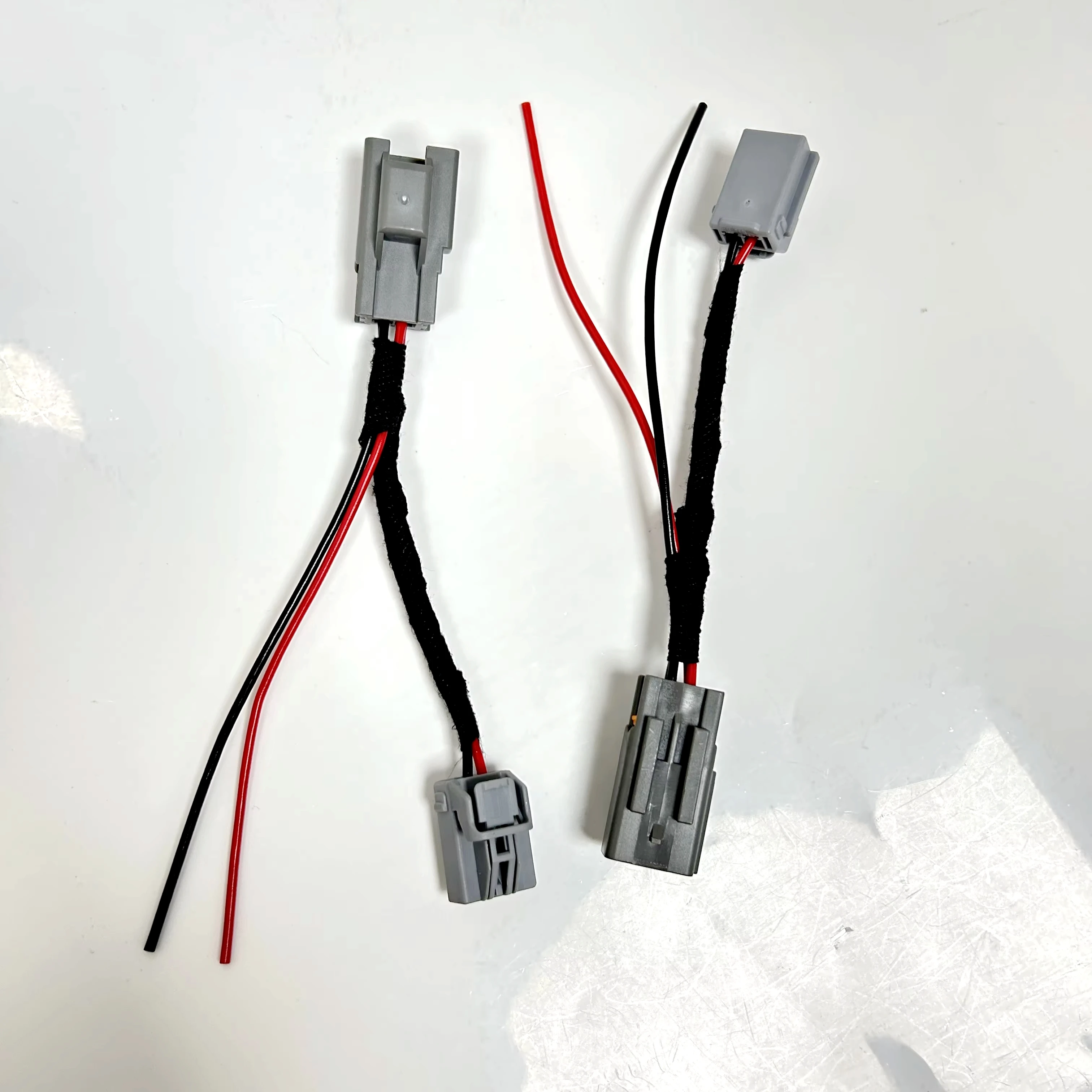 application for Tes la rear trunk model y trunk power plug undamaged, take out the wire