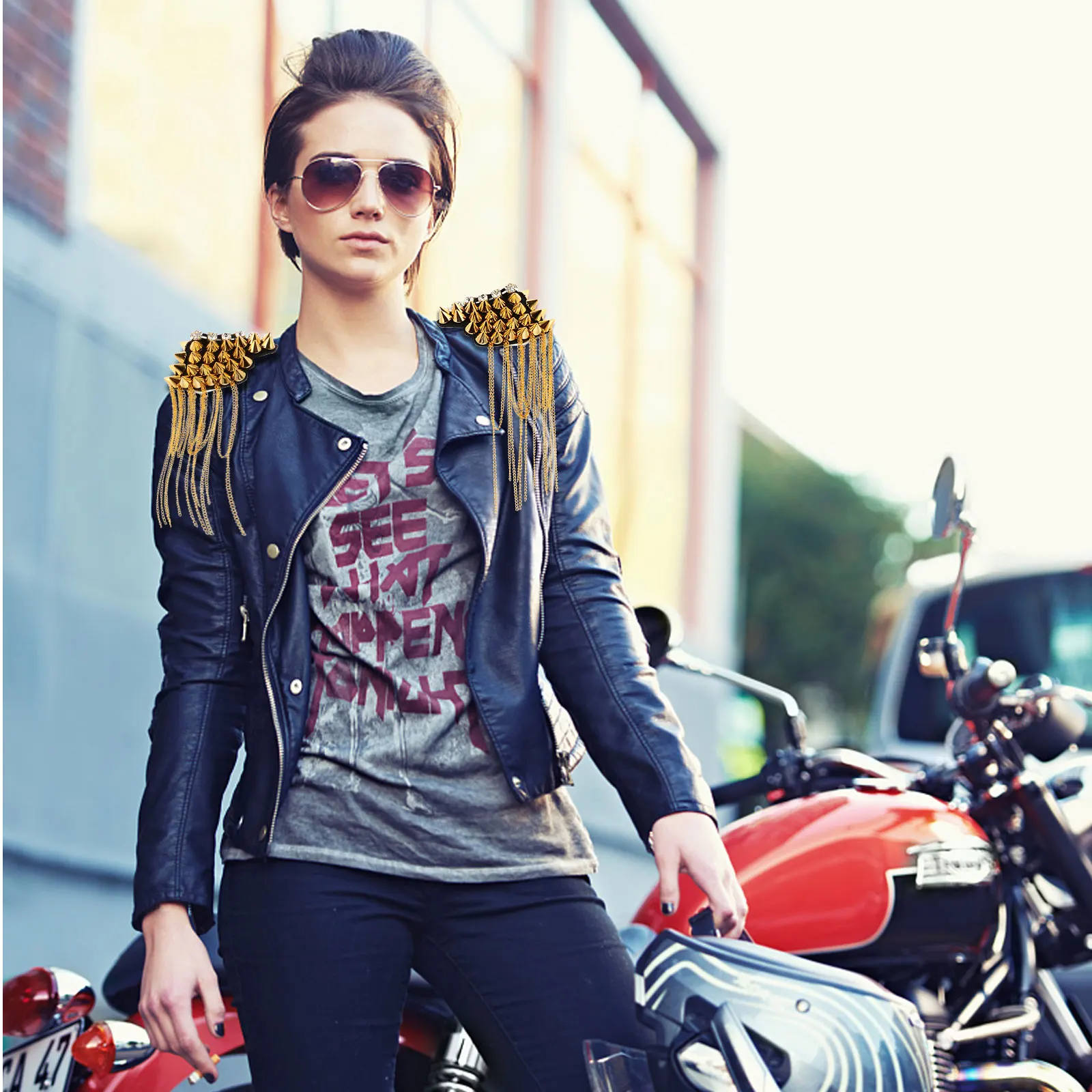 

2Pcs Chest Pin Shoulder Boards Epaulets Tassel Chain Retro Badge for Men Military Costume Accessory Tassel Epaulets