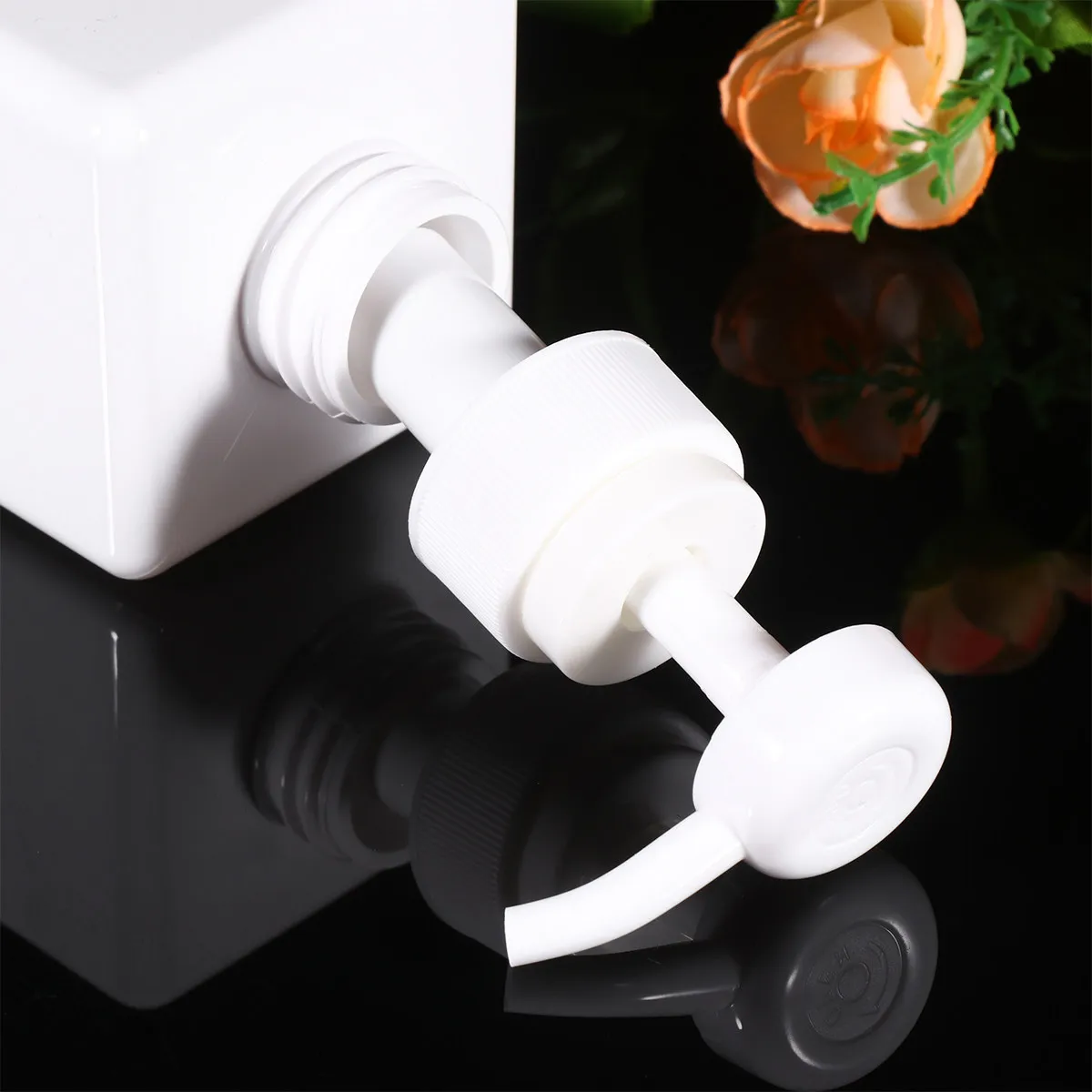 2Pcs 450Ml Plastic Pump Bottle Subpackaging Container for Liquid Soap Shampoo Body Lotion Essential Oils Reusable Refillable Eco