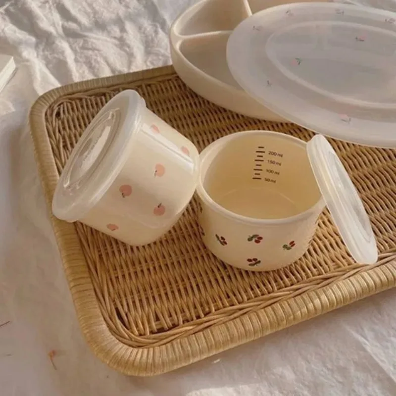 Cute Ceramic Baby Feeding Bowl with Adorable Bear Cover and Scale, Perfect for Toddler’s Meals