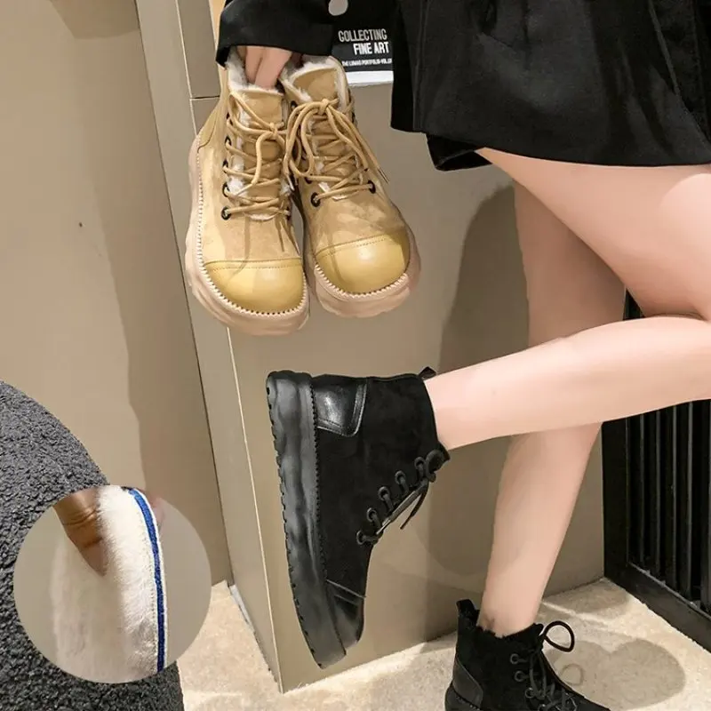 Boots Women is  Leather Flat Short Leath Boots Autumn Winter Motorcycle Boots Fashion Female Chunky Heel Platform Boots Casual