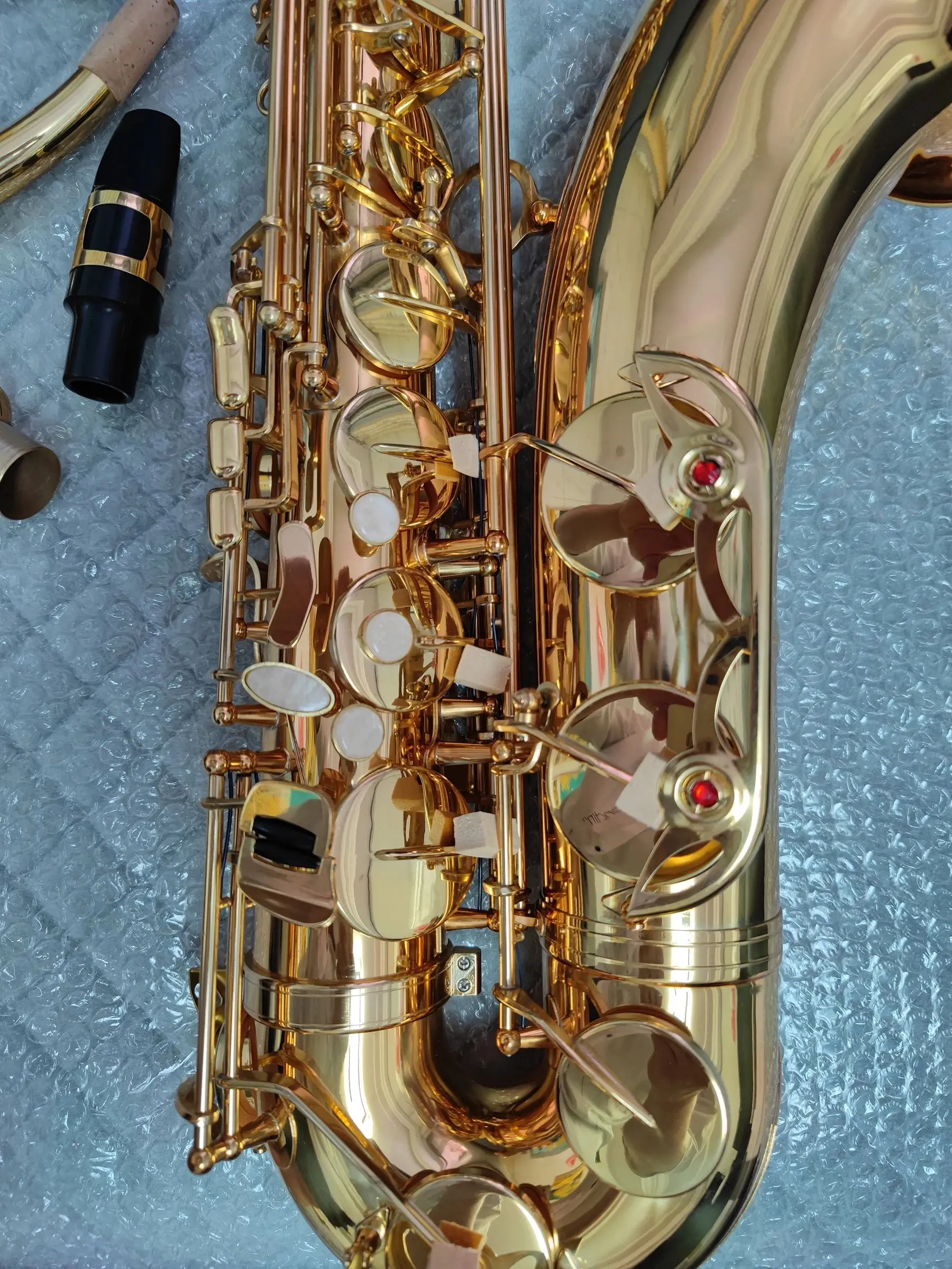 Brass gold plated B key professional tenor saxophone most comfortable feel professional grade tone Tenor sax jazz instrument