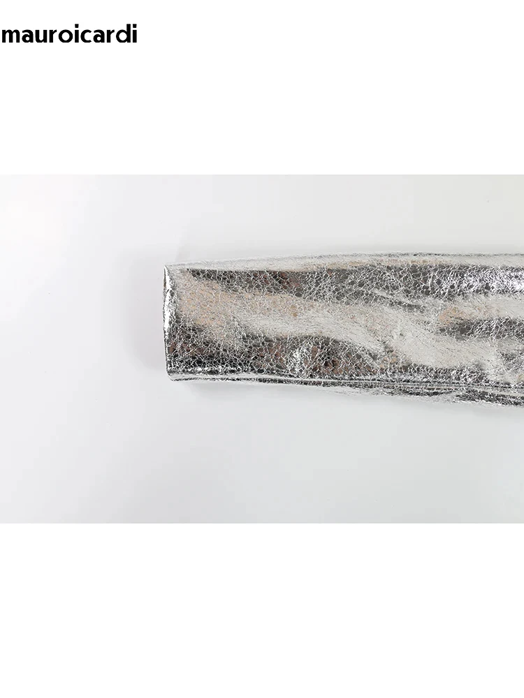 Mauroicardi Jesienny luksusowy elegancki złoty błyszczący płaszcz Maxi ze sztucznej skóry dla kobiet z kapturem Bardzo długa luksusowa designerska odzież