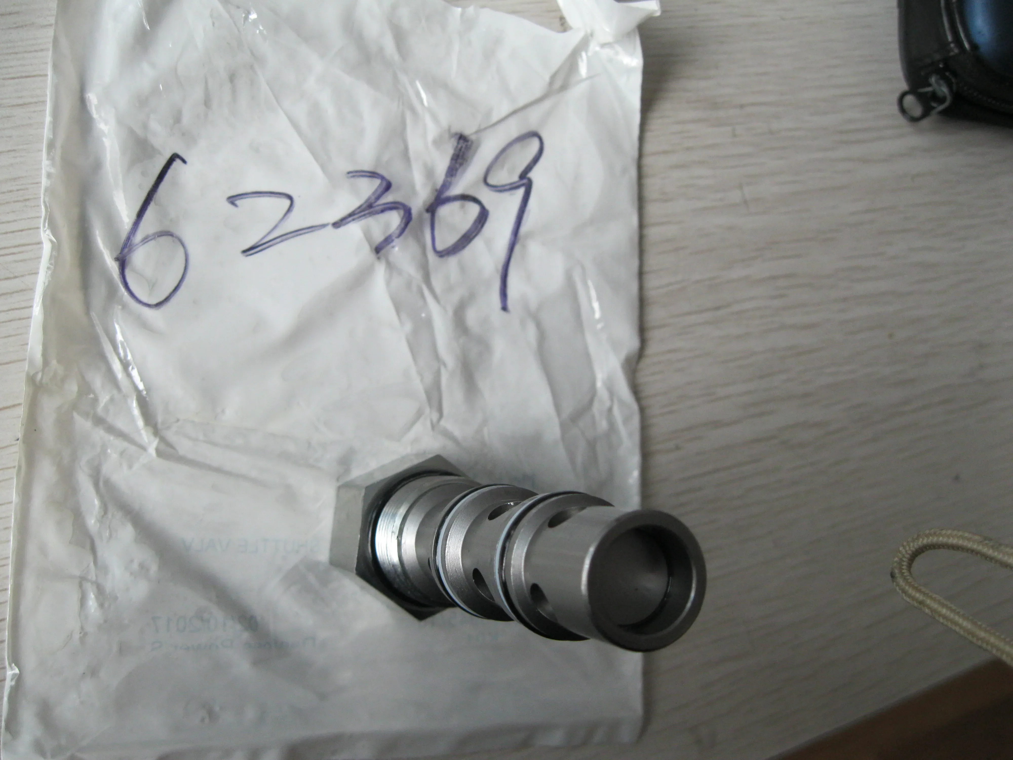 62369GT Shuttle Valve S100~ S125 Three-way Four-way Shuttle Valve, Original New