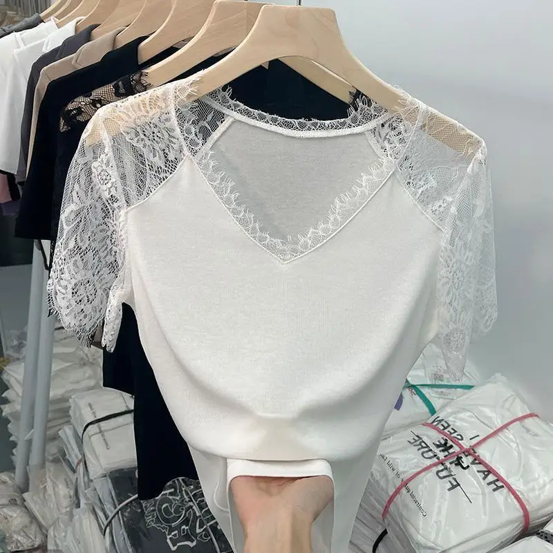 

2024 Summer New Women's Thin Style T-shirt Pullovers Spliced Lace V-Neck Fashion Slim All-match Comfortable Short Sleeve Tops