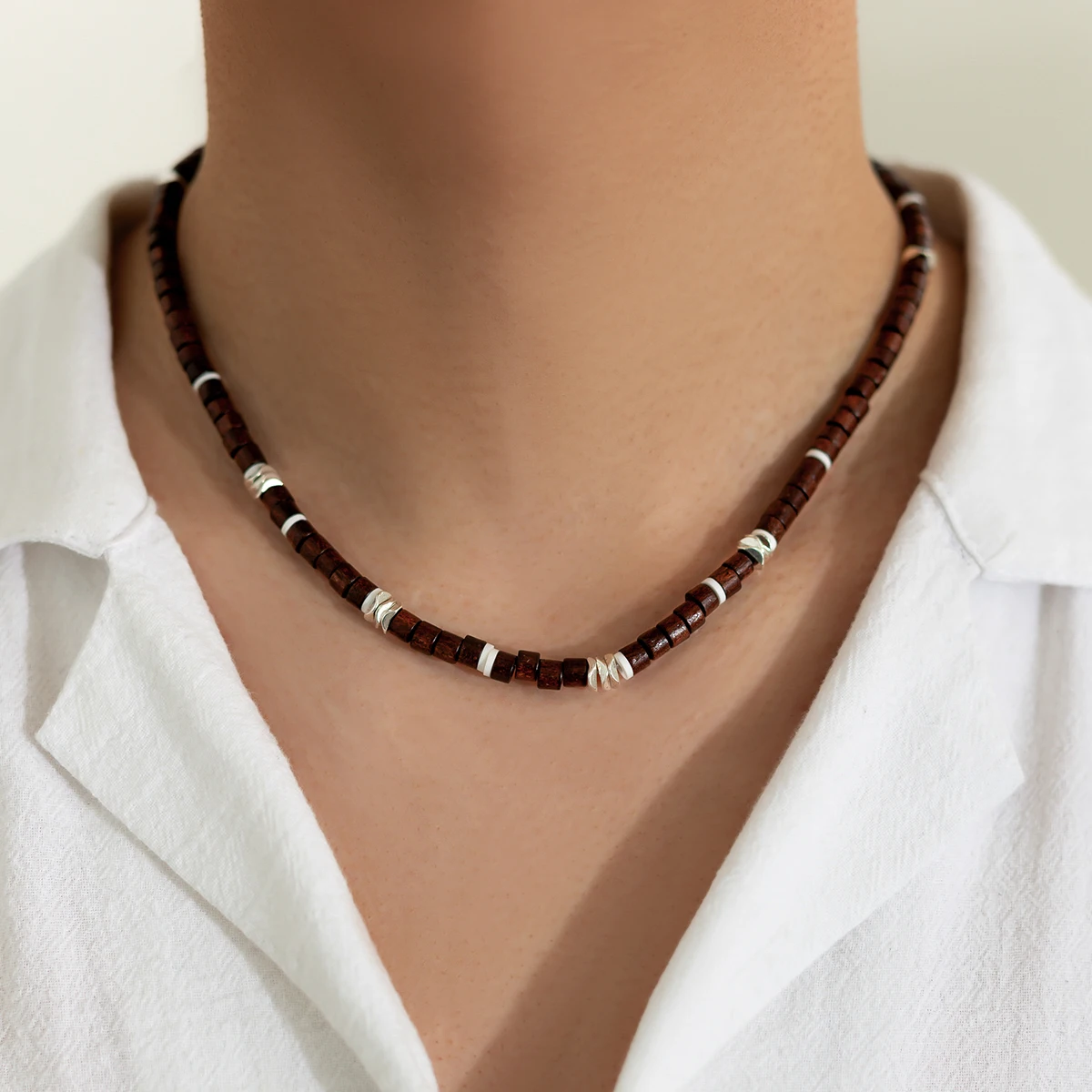 Kleine Holzperlen, kurze Halskette für Männer, trendige Perlenkette, Halsband am Hals, 2023, Modeschmuck, Accessoires, männliches Geschenk