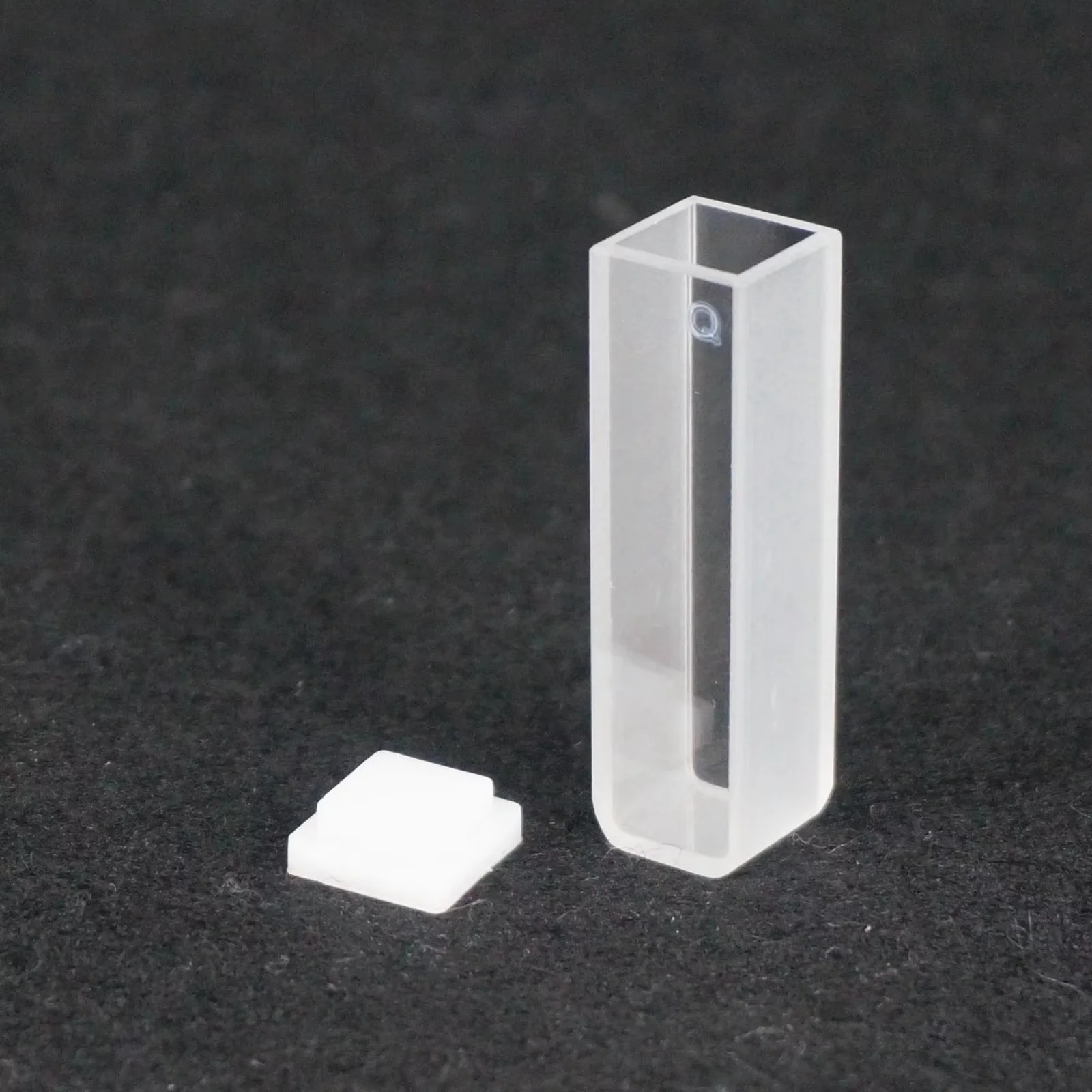 2Pcs 10mm Path Length JGS1 Quartz Cuvette Cell With Lid For Spectrophotometers