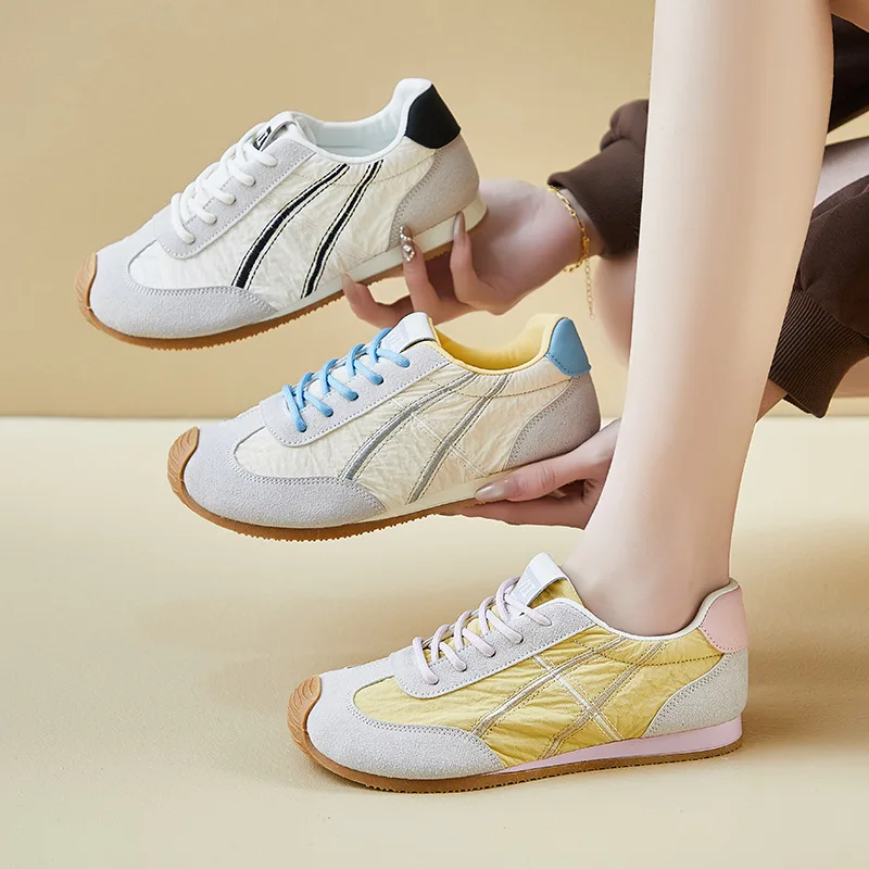 

Весенняя спортивная обувь нового стиля, повседневная и легкая прогулочная обувь для женщин, матовая кожаная тренировочная обувь, вулканизированная обувь в стиле ретро