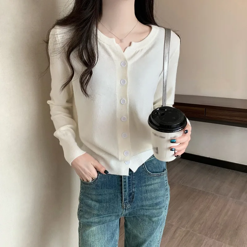 Temperamento femminile stile delicato Top scollo a v moda Casual corto Cardigan elegante lavorato a maglia morbida Top abbigliamento donna di alta