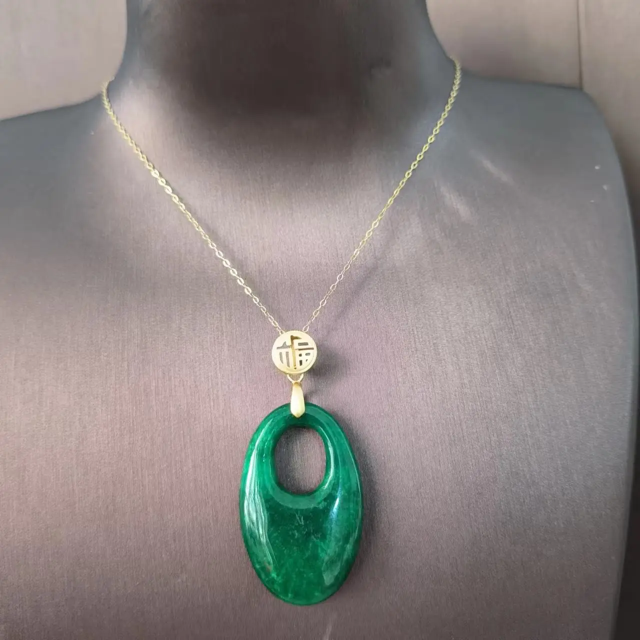 

1pcs/lot Natural Intense Green Emerald Necklace Oval Fisheye S925 silver-clad gold safety button Chinese character Featured taki