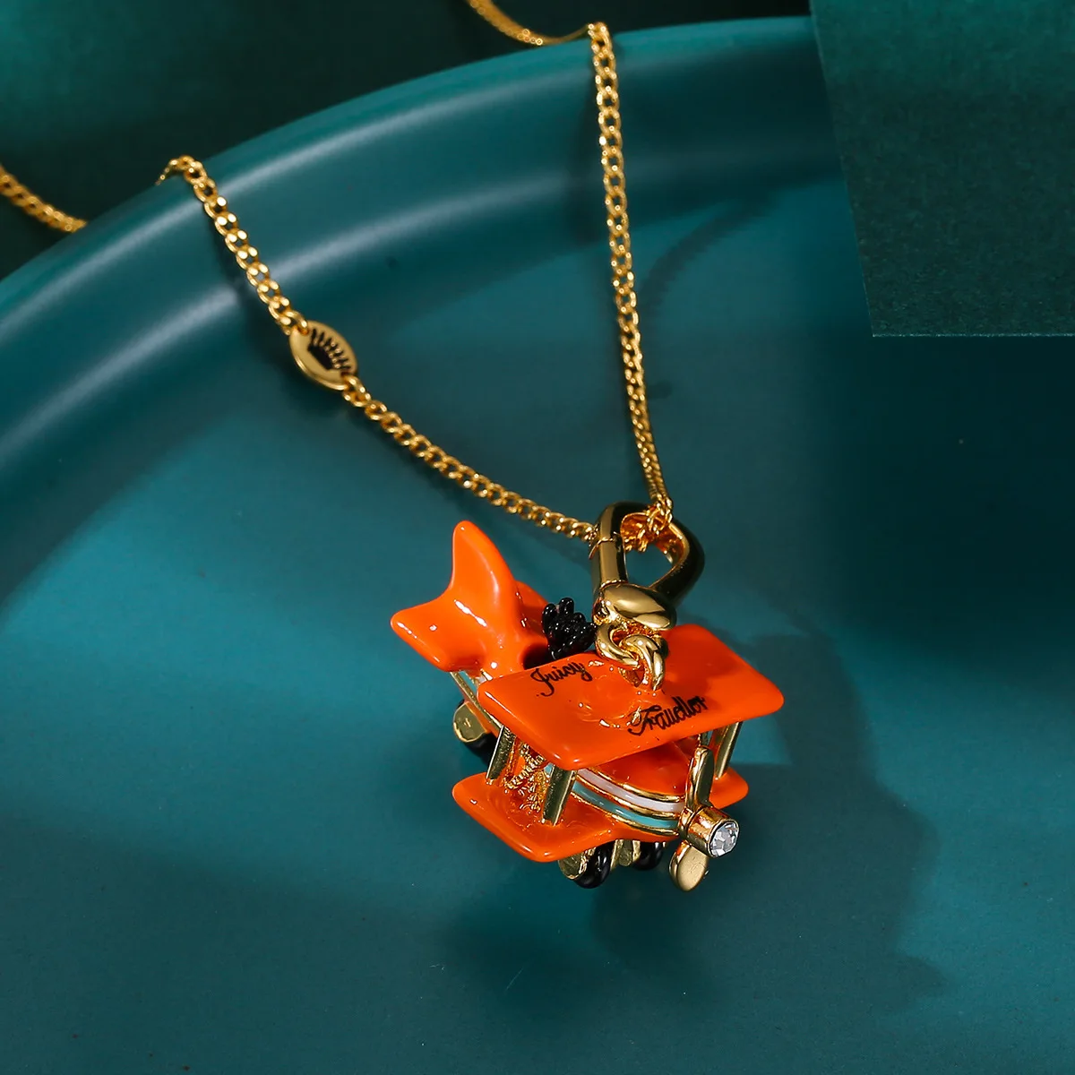 Fashion Enamel Orange Airplane Puppy Pendant Necklace for Women Simple Niche Party Jewelry Keychain Pendant Halloween Gifts