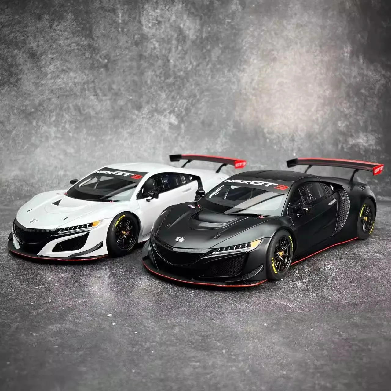 AUTOART 1/18 HONDA NSX GT3 2018 Car model Sports car Send to a friend Holiday gift Spring Festival gifts