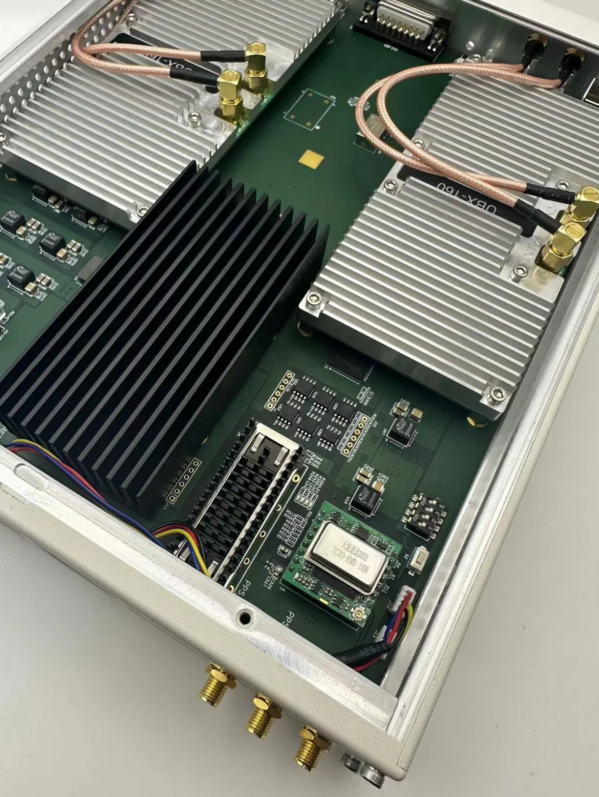 منصة X310 SDR جديدة KINTEX7-410T FPGA المدمج في 2x USX160 RF بطاقة فرعية وحدة GPSDO دعم UHD RFnoc GNU راديو