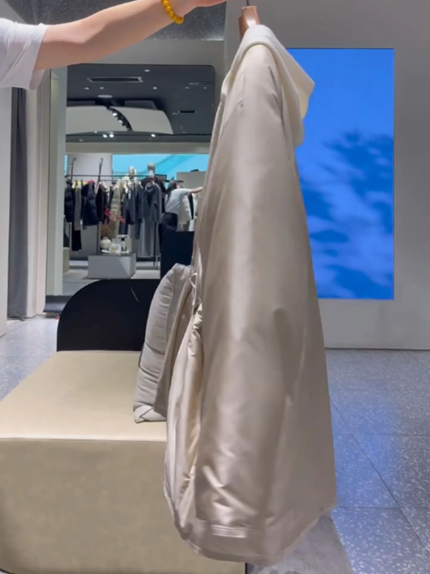 Cor champanhe feminino para baixo jaet luxo sensação com cinto cintura design de comprimento médio inverno outerwear sli casaco de fibra poli