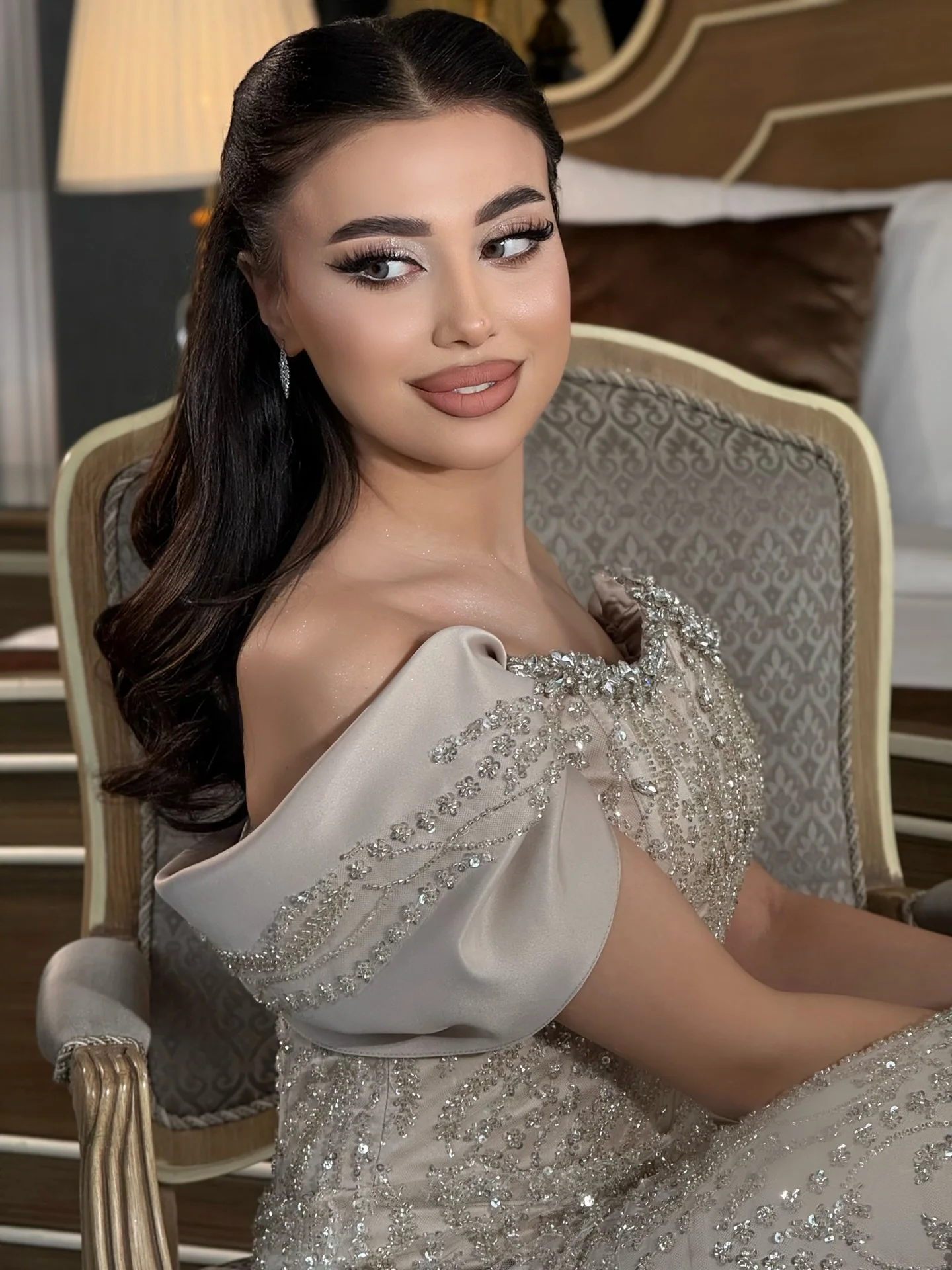 Customized Champagne Off Shoulder Beaded Mermaid Evening Gown Luxury Crystal Embellished Formal Prom Dress for Wedding Party