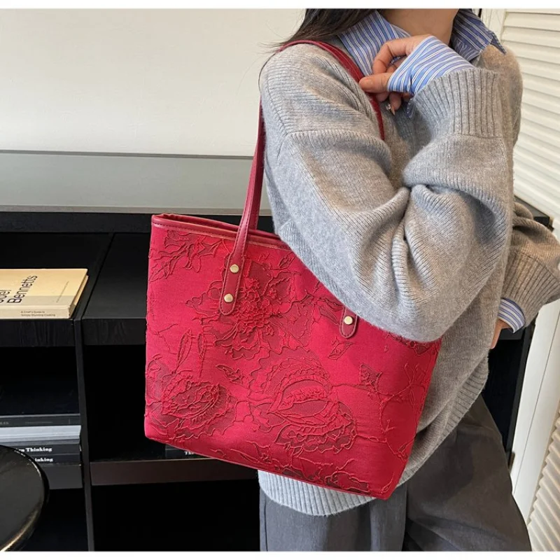 

Fashionable Ladies Crossbody-Bag Crafted From Cloud-Printed Leather Featuring Classic Paris Style And High-End Look