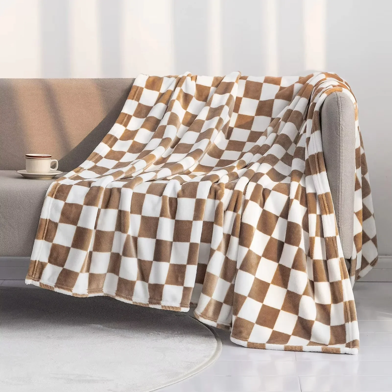 1pc Chic Checkerboard Flannel Blanket Retro Geometric Print Soft Throw Modern Style Gathering Home Use