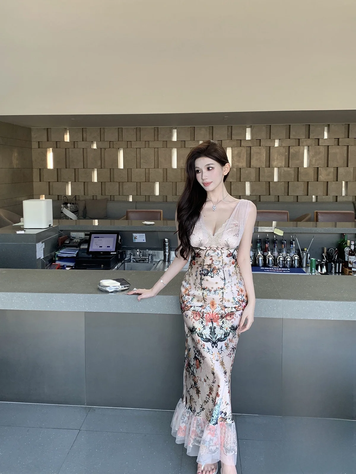 

Kubiliv романтический этнический принт Me сращивание с блестками длинное платье на бретельках с хвостом сексуальное летнее платье с V-образным вырезом на талии