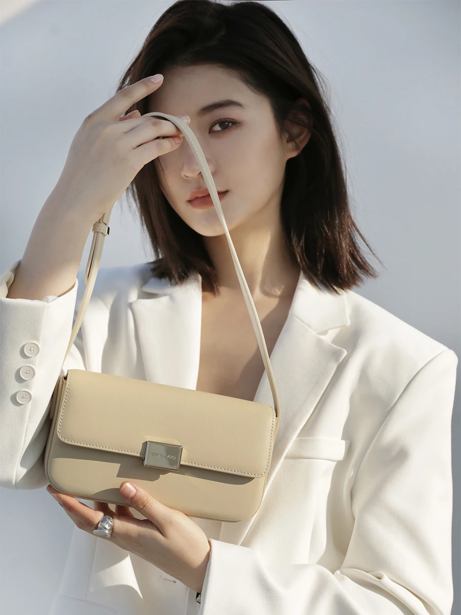 

Faionable Casual Leather Crossbody Bag Simple White Underarm Bag Small Sense Single oulder Bag Briti Sle Soft L...