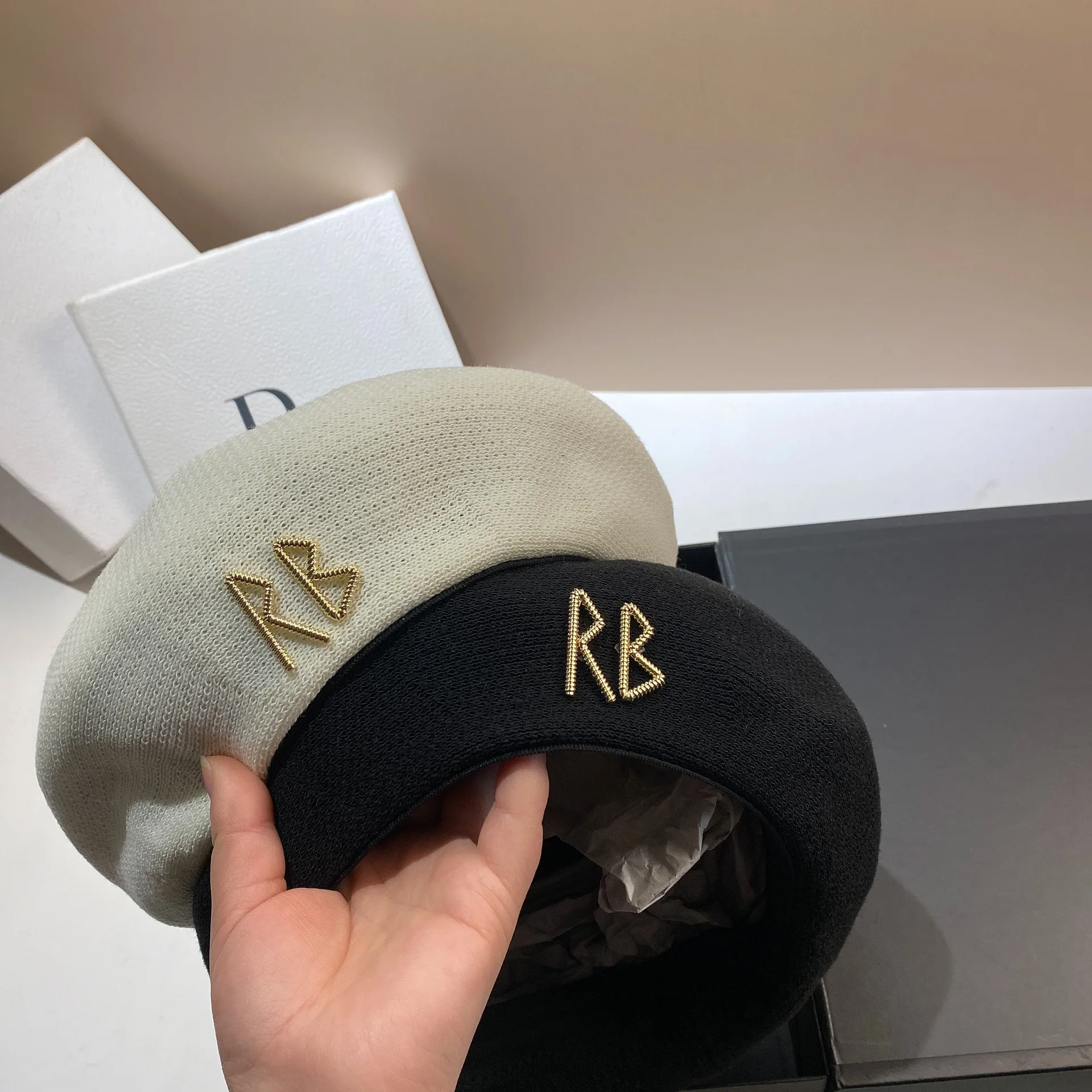 

Women's Fashion Beret Cap with Letter RB,Solid Color, Non-Stretch, Lightweight, Hand Wash Only, Beret Hat for Autumn/Winter