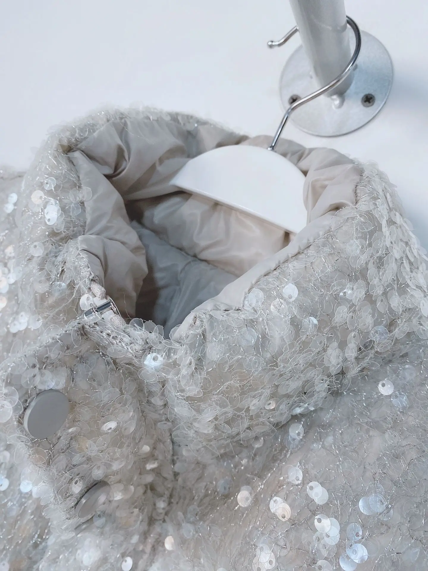 Winter Damen Pailletten Daunenjacke American Casual Fashion Shiny Puff Jacken Stehkragen Applikationen verdicken Mantel