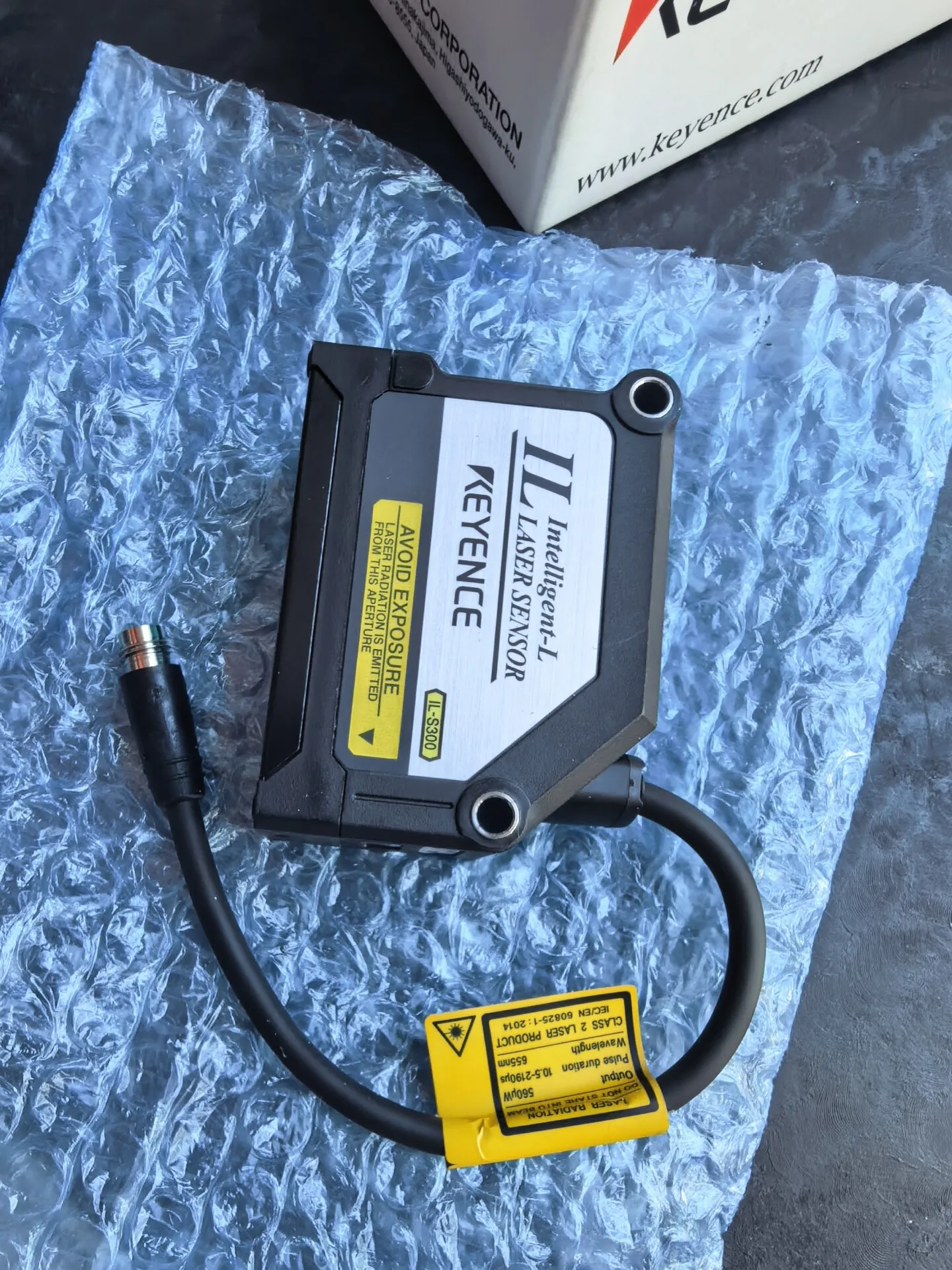 KEYENCE Il-s300 Laser Sensor, New Quality, Easy To Use Function Package. Disassembly Goods