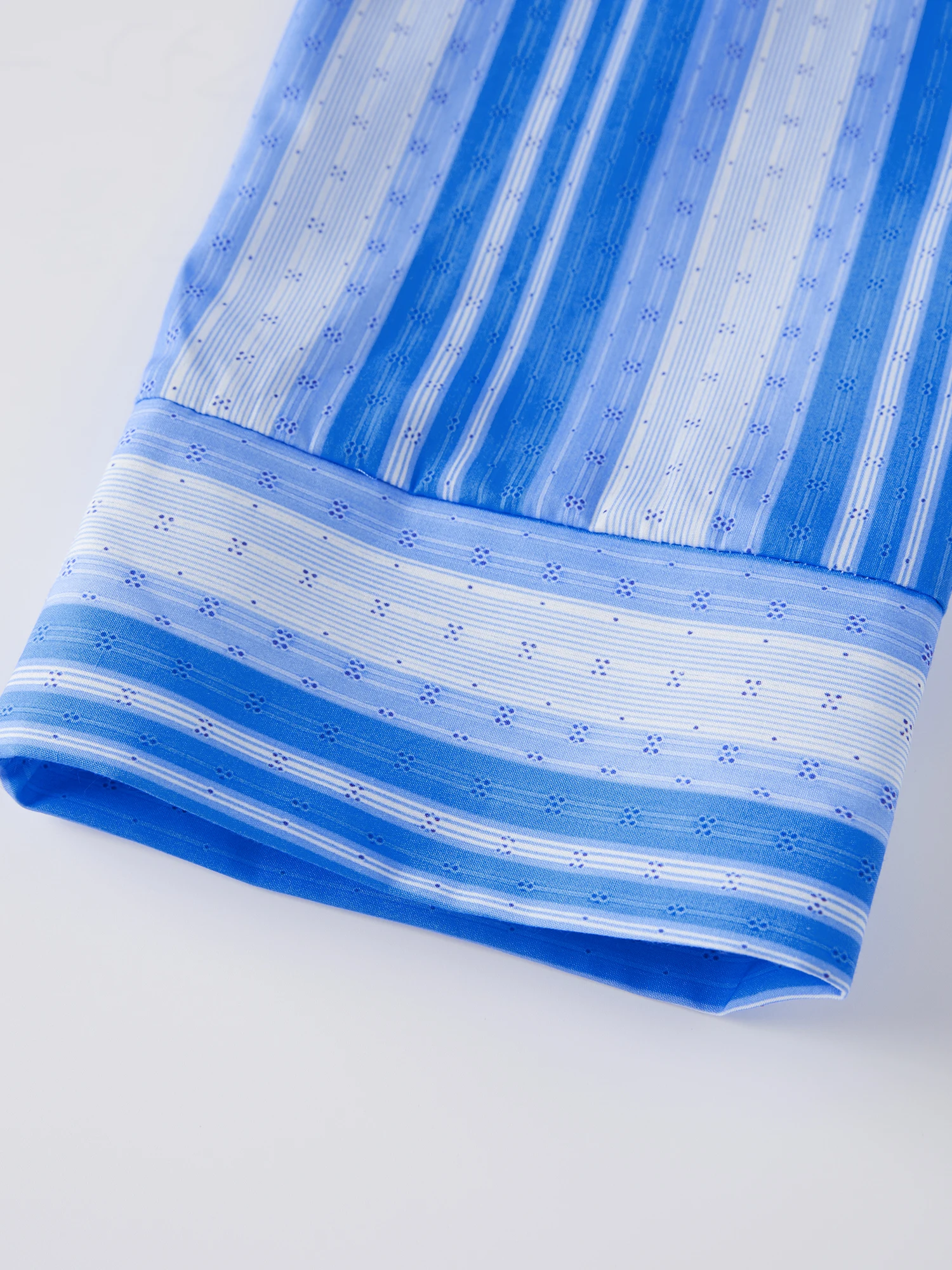 

Женский уютный пижамный комплект в полоску с рубашкой на пуговицах с длинными рукавами и удобными брюками для домашней одежды