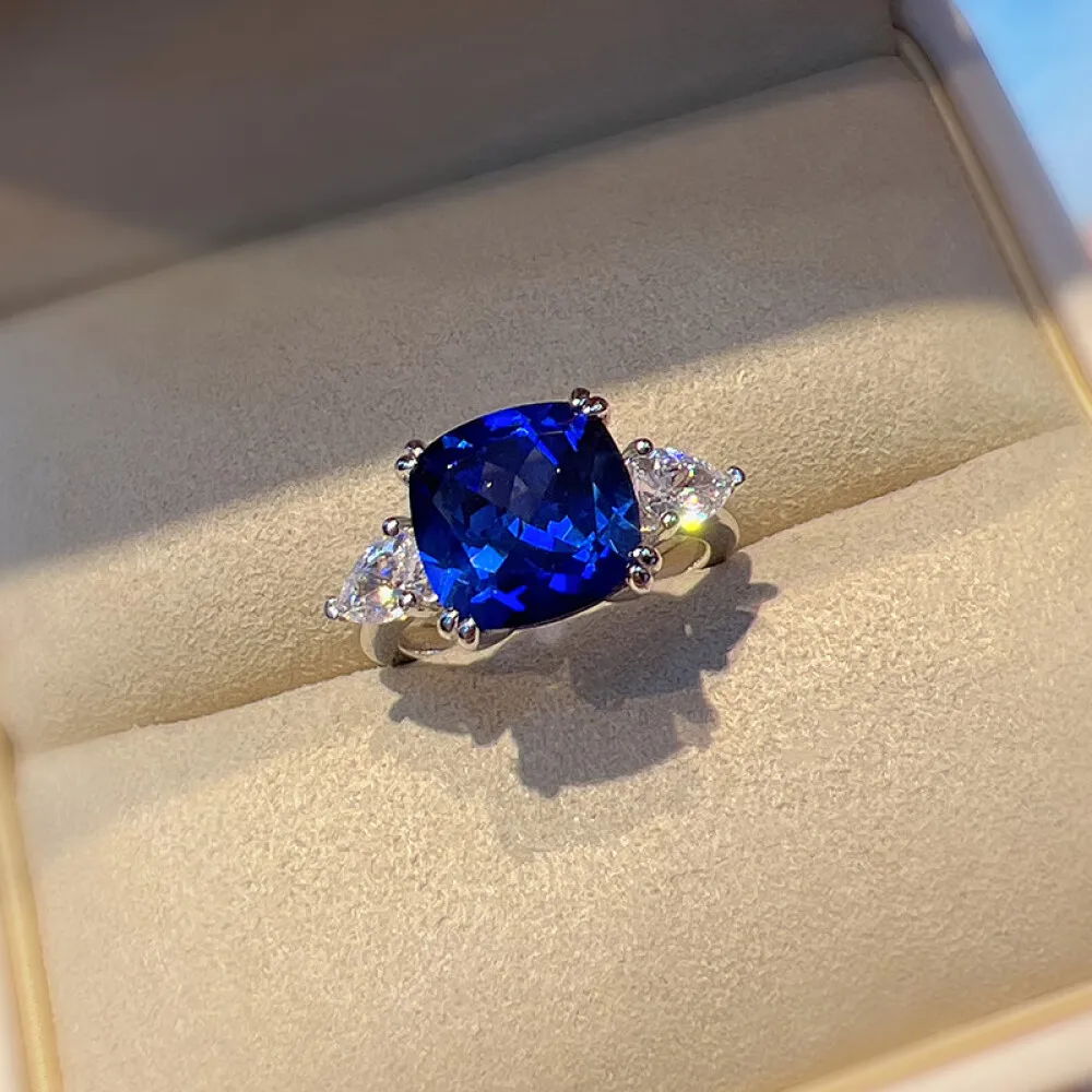 CUMEE Classic 3 Stone Cultivated Sapphire Ring  Hand Cut Full Fire Color Gemstone Silver Plated Gold US Size5-9