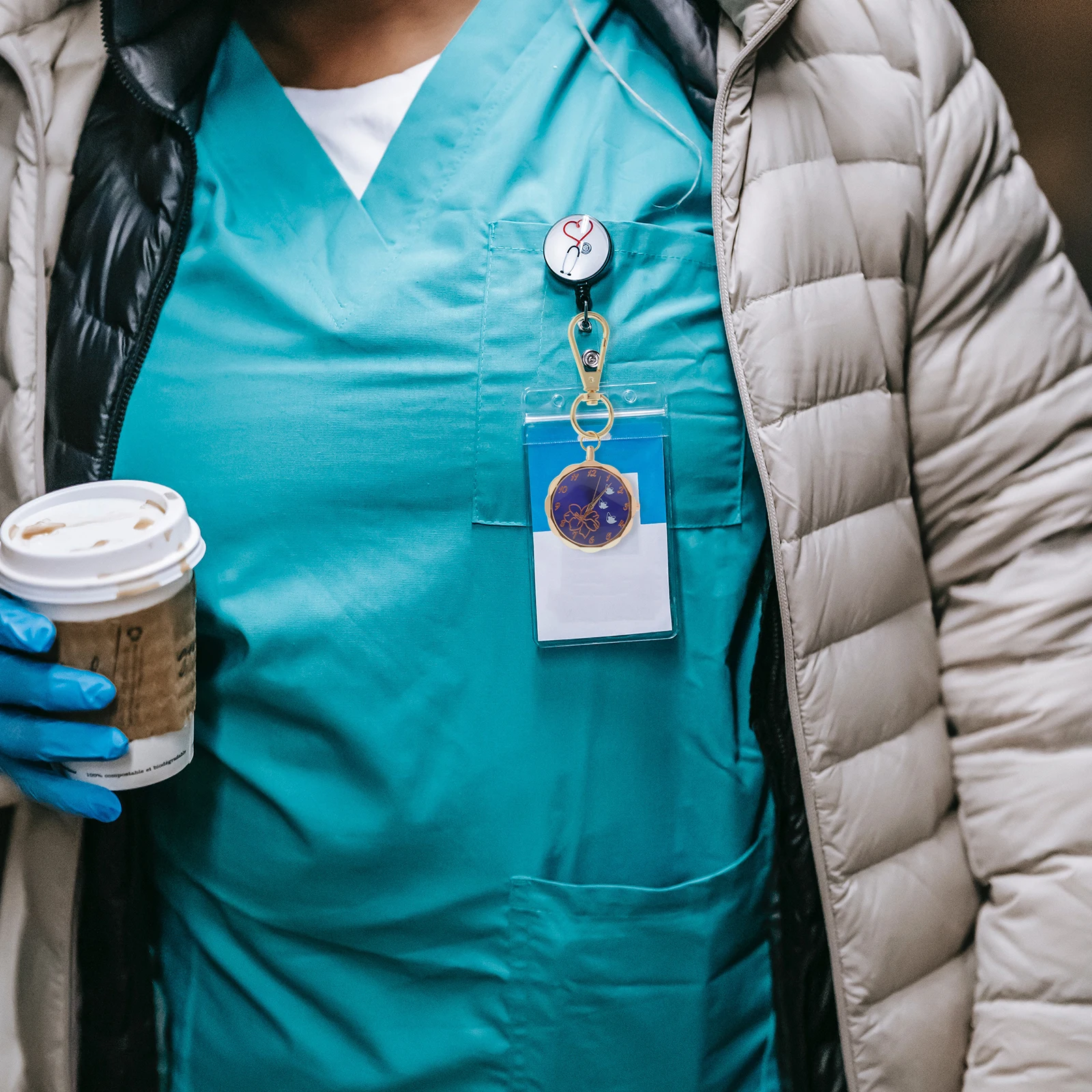 ساعة جيب معلقة بسلسلة مفاتيح رقمية للرجال والنساء والممرضات ومشبك على حلقة مفاتيح مزخرفة على ظهره وقلادة ساعة بحلقة مفاتيح