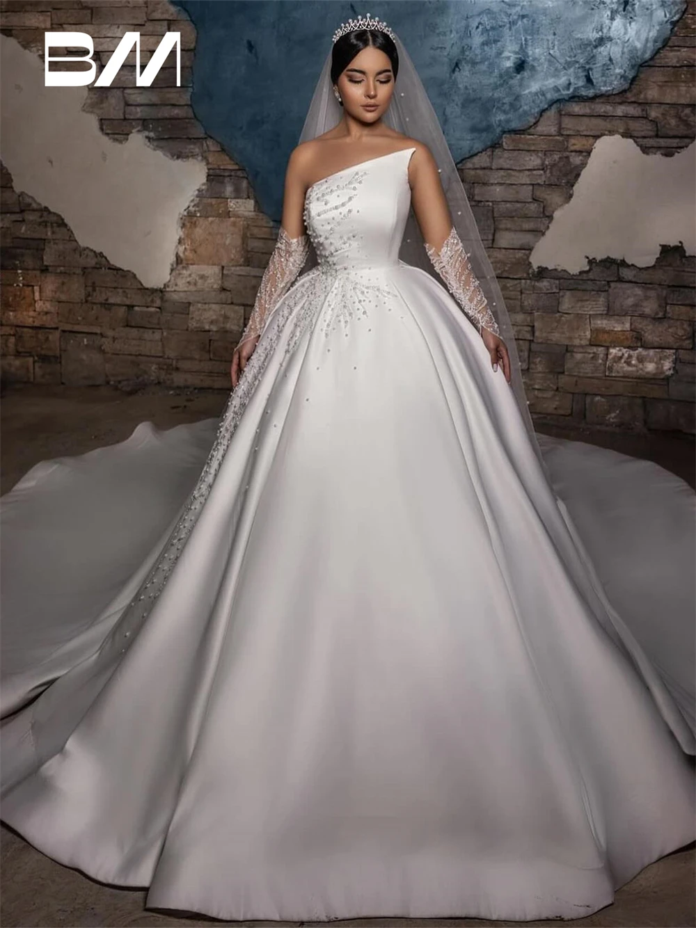 Elegant Satin Wedding Dress Pearls Detailed Ballgown Bride Dresses Strapless Long Chapel Train Plus Size White Bridal Gown