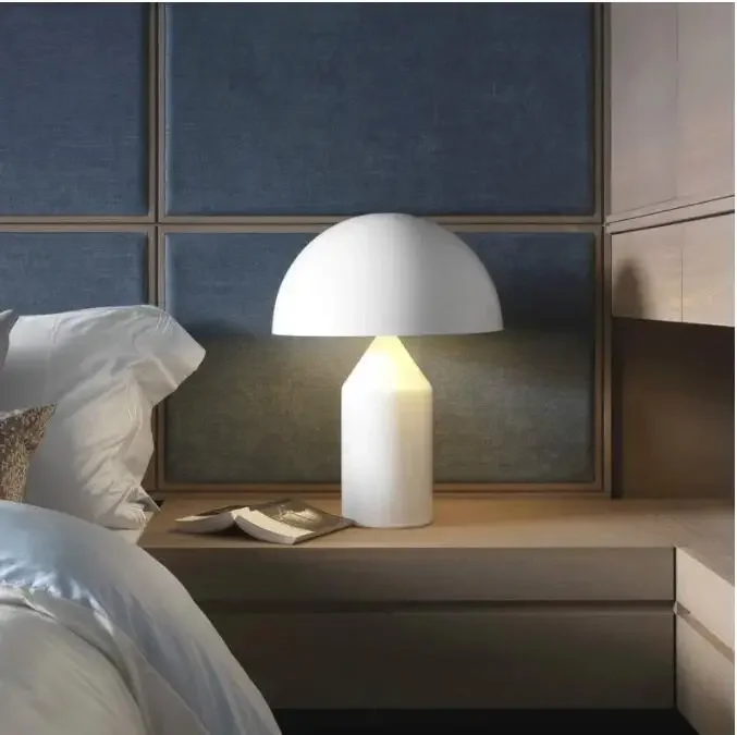 Lampe de Table Nordique LED en Métal Noir Blanc et Or, Luminaire Décoratif d'Nik, Idéal pour un Bureau, une Chambre à Coucher, un Salon, une Salle à Manger ou un oral et