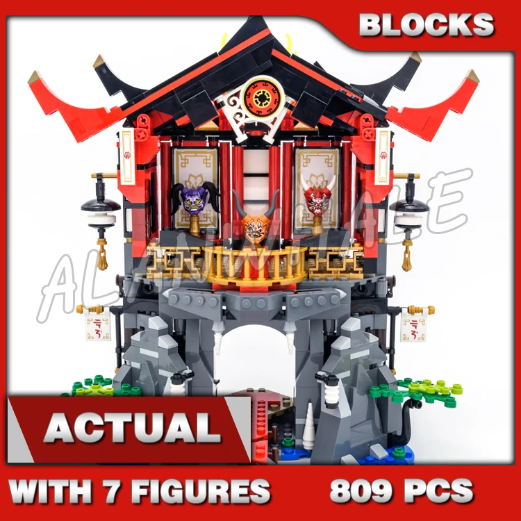 

809pcs Shinobi Resurrection Temple Roof Transformation Function Chamber Prison 10806 Building Block Toys Compatible With Model