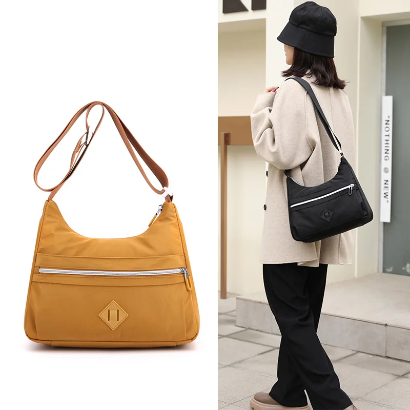 2024 New Women Light Shoulder Bag Waterproof Nylon Handbags Ladies Messenger Bags Zipper Vintage Middle age Womens Crossbody Bag