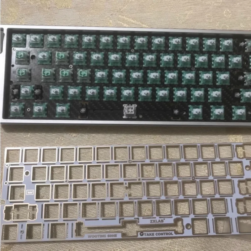 

Hot Sale Wooting/Mad60/Rakka Fr4 Gold-plated, Forged Carbon Fiber Customized Ergonomic Non Mechanical Keyboard Positioning Plate